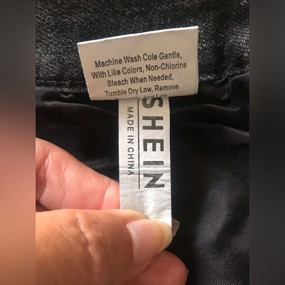 NWOT … SHEIN “Size: M” Distressed Black Denim Shorts - Picture 4 of 4